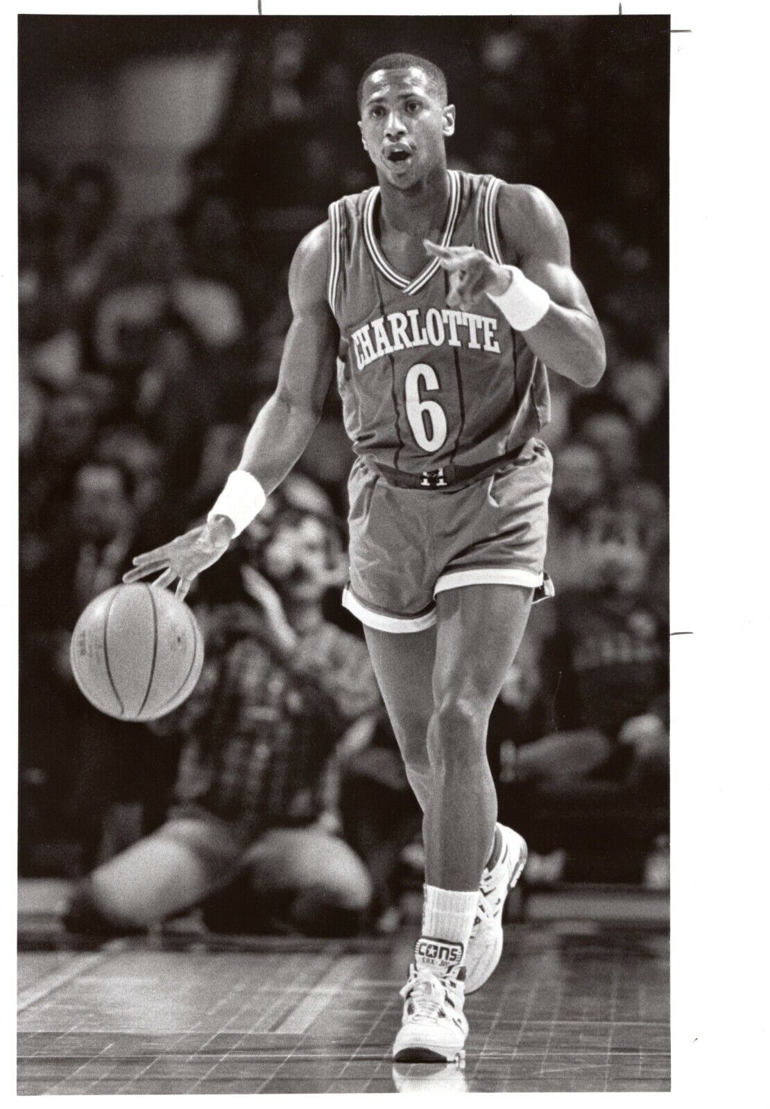 MICHAEL HOLTON Charlotte Hornets Basketball NBA 7x10 News Photo Poster painting 1989 Gary Weber
