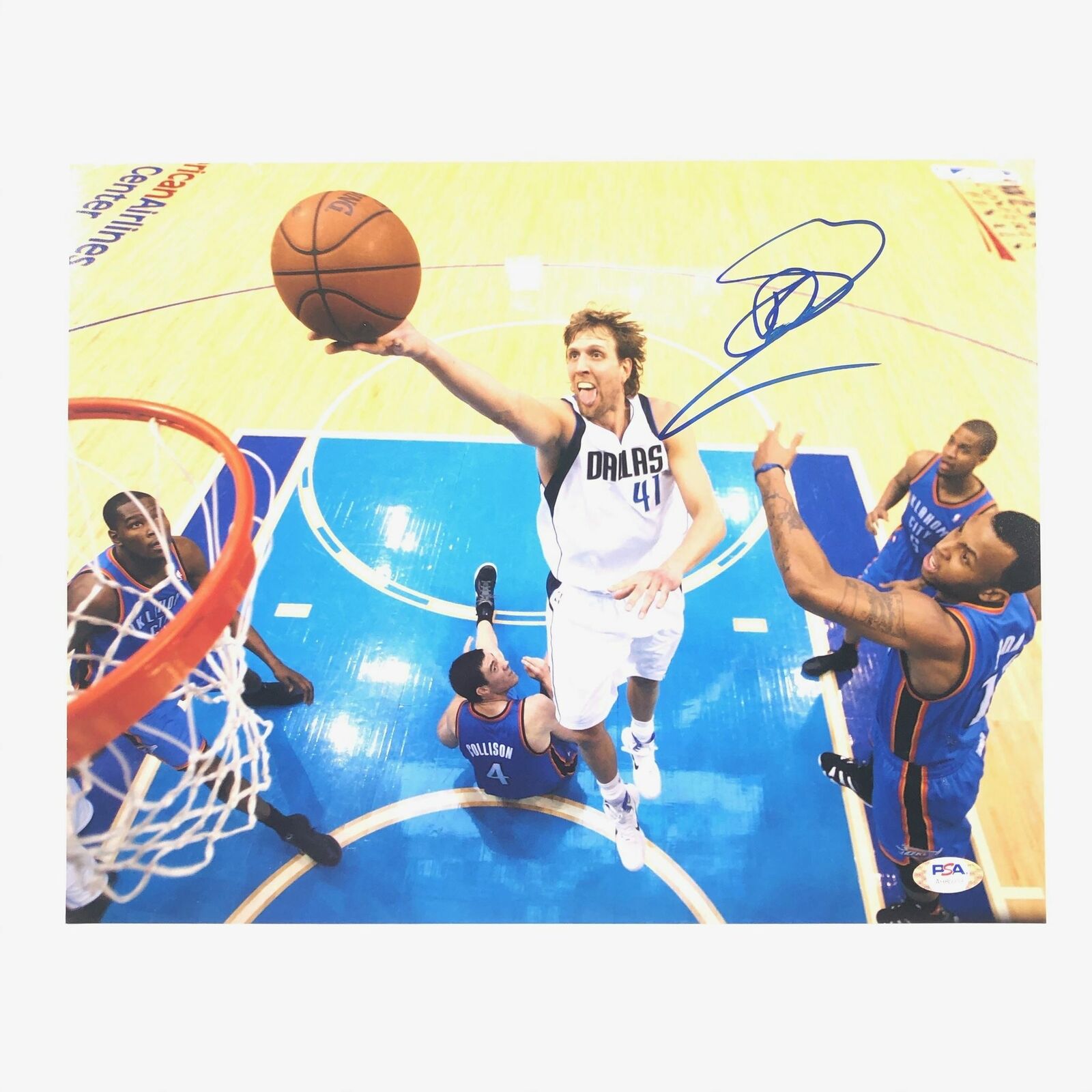 Dirk Nowitzki signed 11x14 Photo Poster painting PSA/DNA Dallas Mavericks Autographed