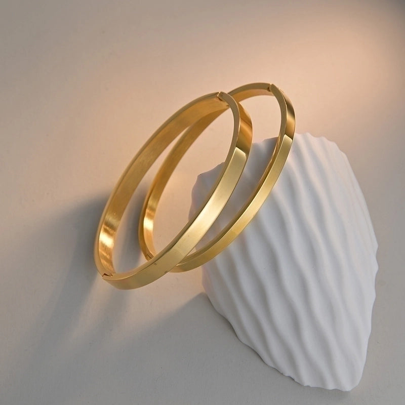 Minimalist Geometric Solid Color 304 Stainless Steel Gold Plated Bangle In Bulk