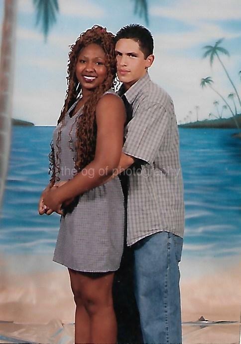 FOUND Photo Poster paintingGRAPH Color TEENAGE COUPLE Original portrait GIRL BOY 14 18 B