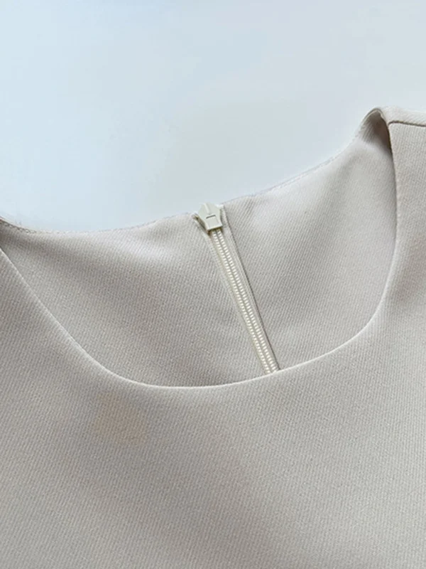 Effortless Chic: Sleeveless Round-Neck Midi Dresses in Solid Colors