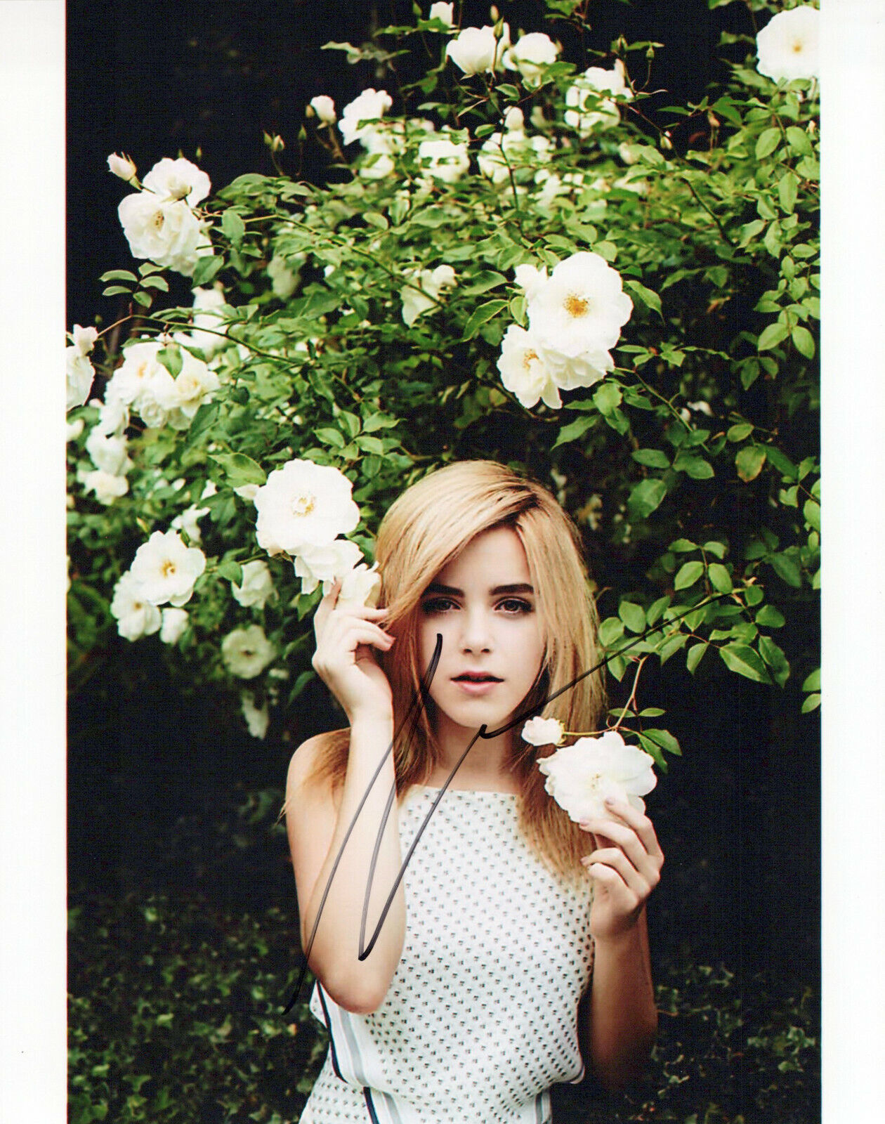 Kiernan Shipka glamour shot autographed Photo Poster painting signed 8x10 #2