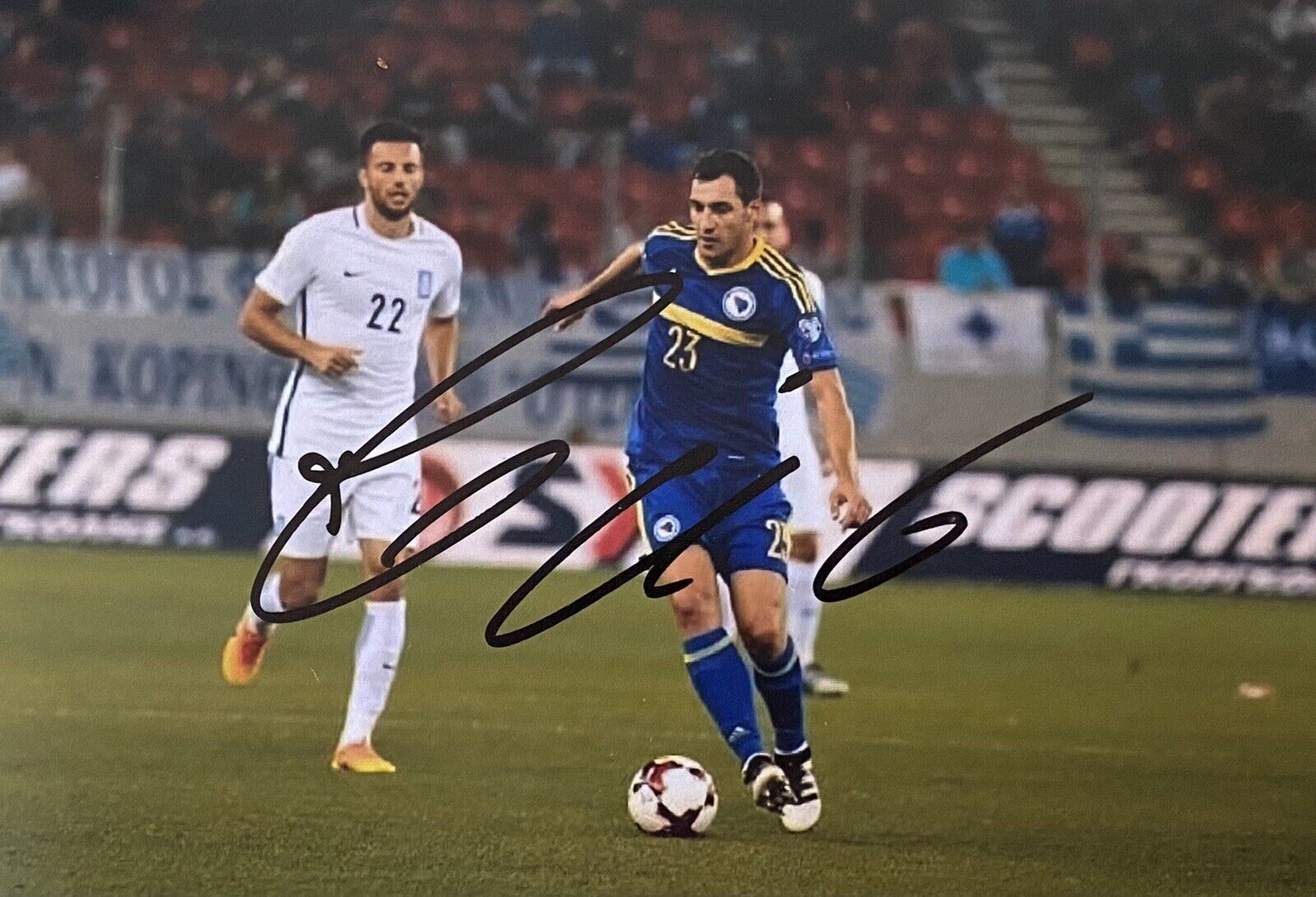 Mato Jajalo Hand Signed Bosnia 6X4 Photo Poster painting