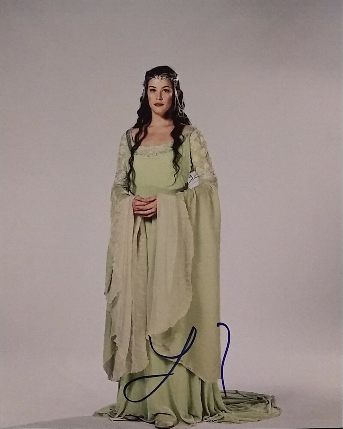 Liv Tyler signed 8 x 10