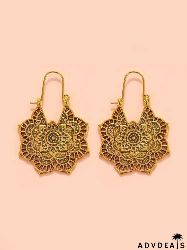 Hollow Out Flower Design Hoop Earrings