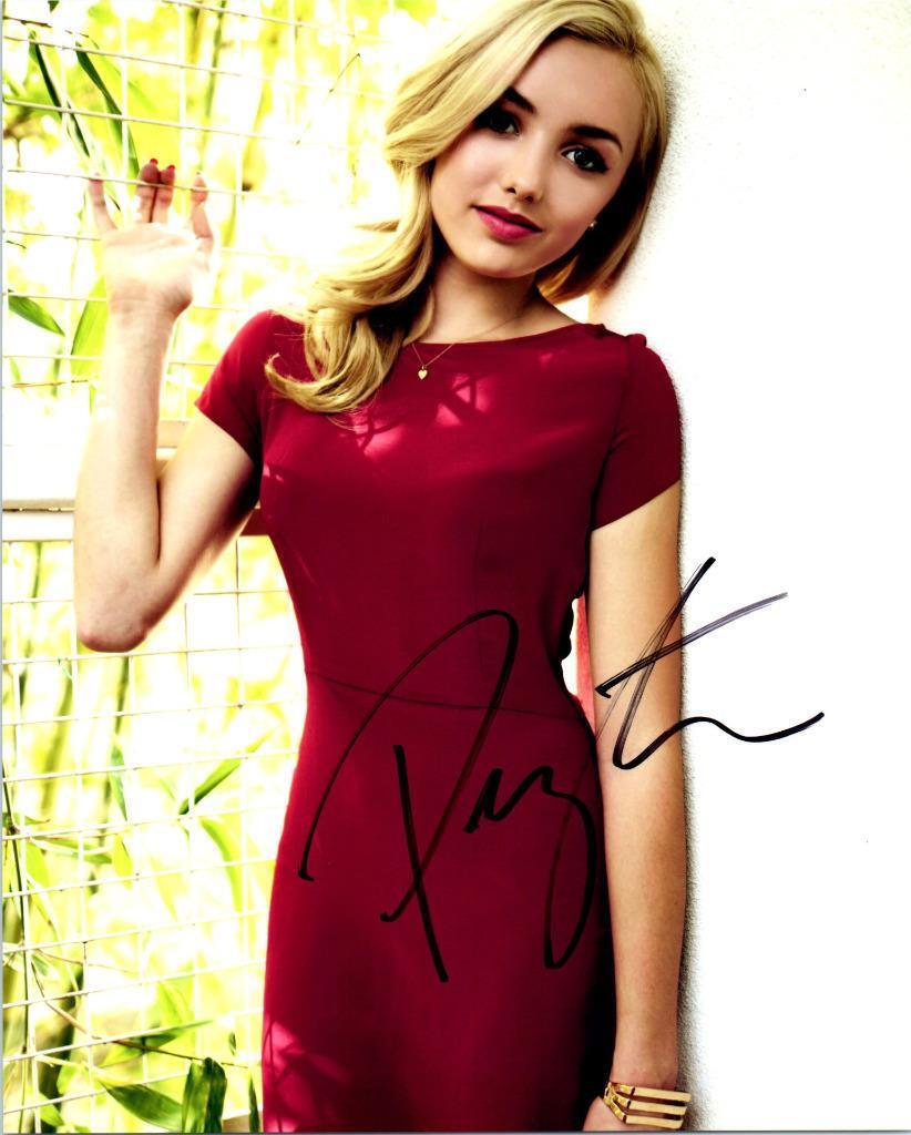 Peyton List signed 8x10 autographed Photo Poster painting + COA