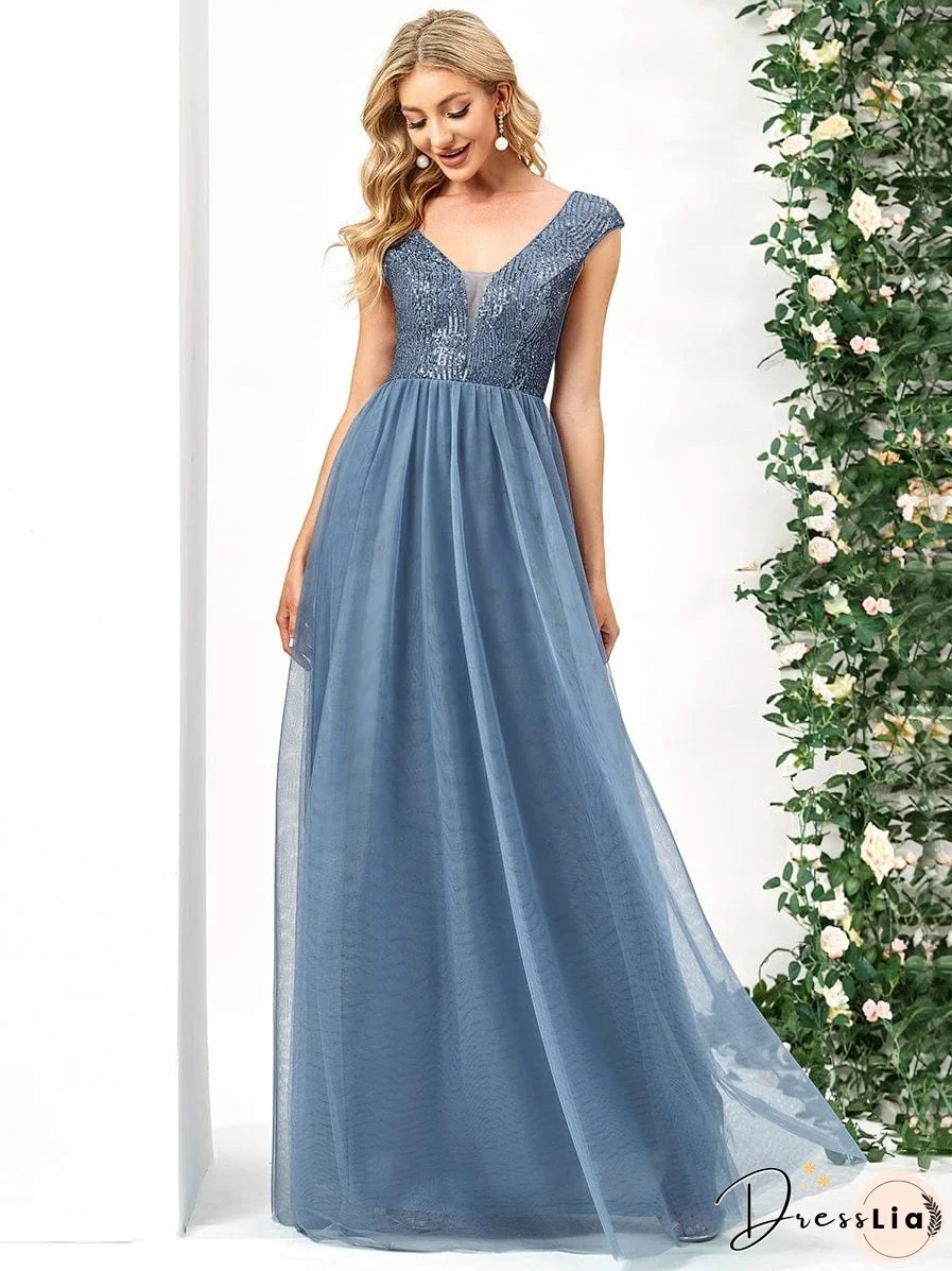 Shimmering V-Neck A-Line Tulle Evening Gown