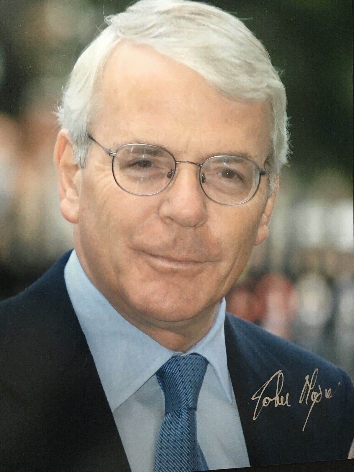 JOHN MAJOR - FORMER CONSERVATIVE PRIME MINISTER - SIGNED COLOUR Photo Poster paintingGRAPH