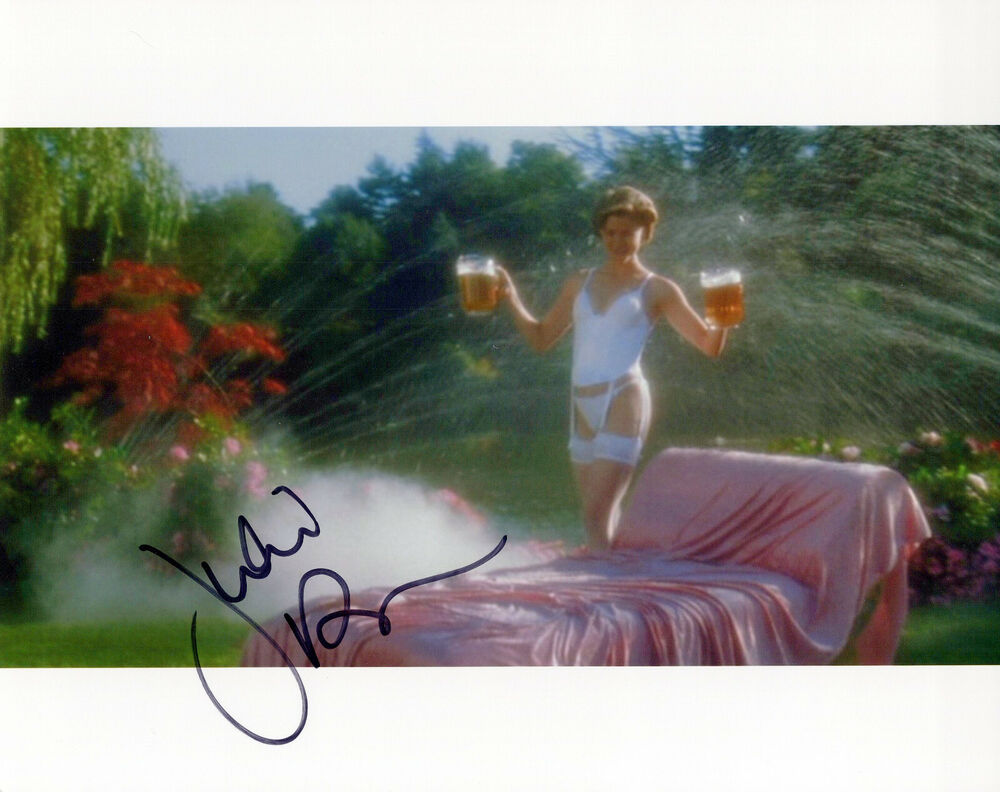 Julie Bowen Happy Gilmore autographed Photo Poster painting signed 8x10 #8 Virginia Venit golf