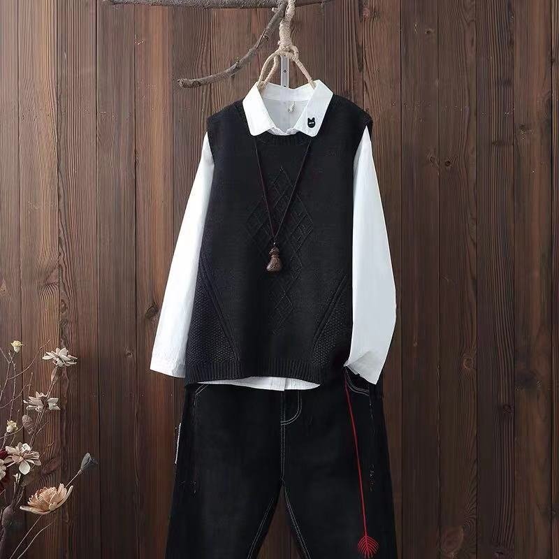 Round neck knitted waistcoat women's college style pullover waistcoat spring and autumn new woolen vest Korean loose sweater