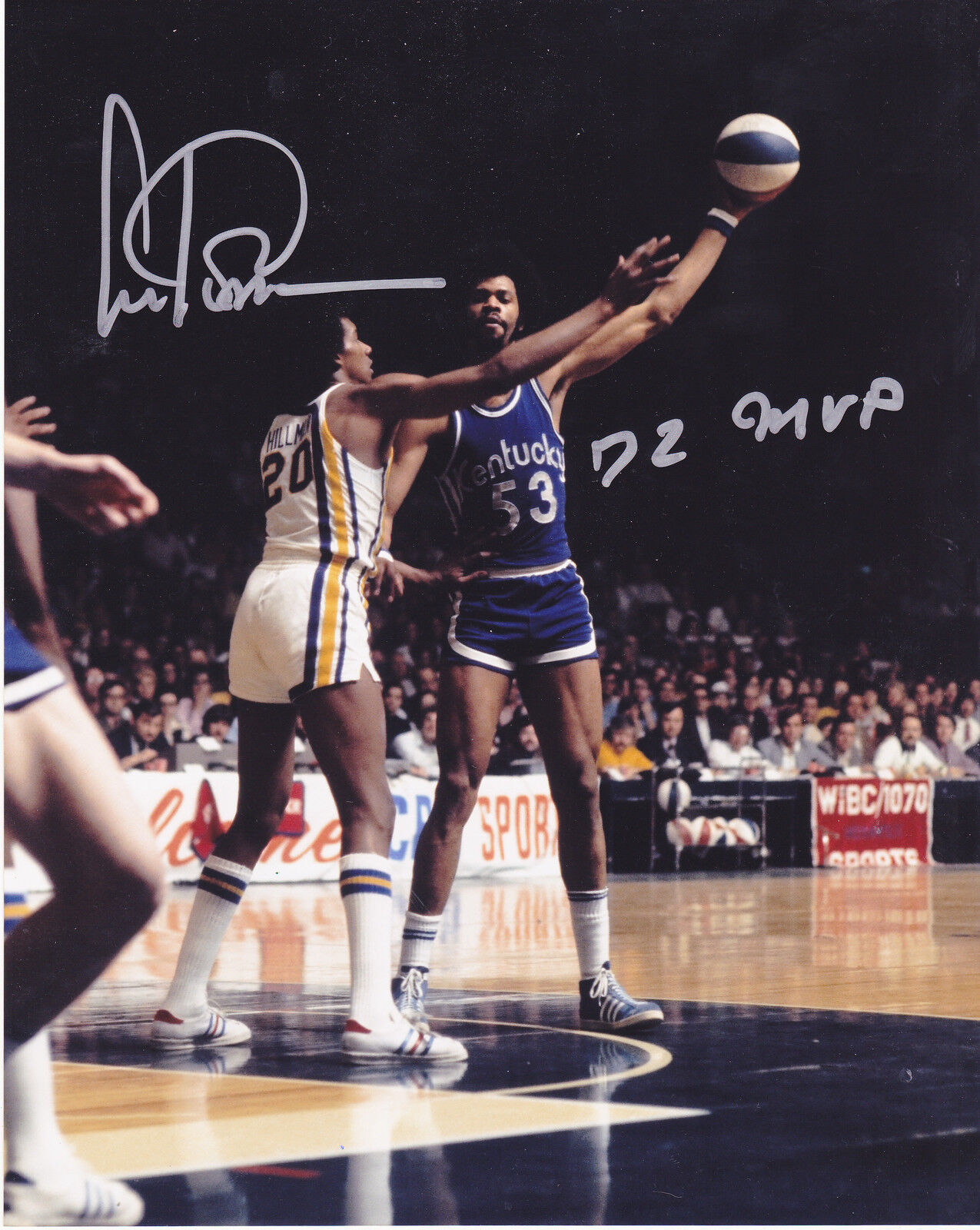 ARTIS GILMORE KENTUCKY COLONELS 1972 MVP ACTION SIGNED 8x10