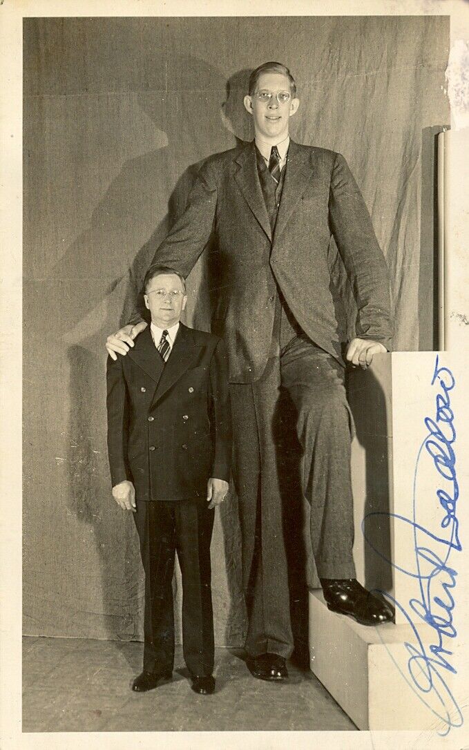 ROBERT WADLOW Signed Photo Poster paintinggraph - World's Tallest Man - preprint