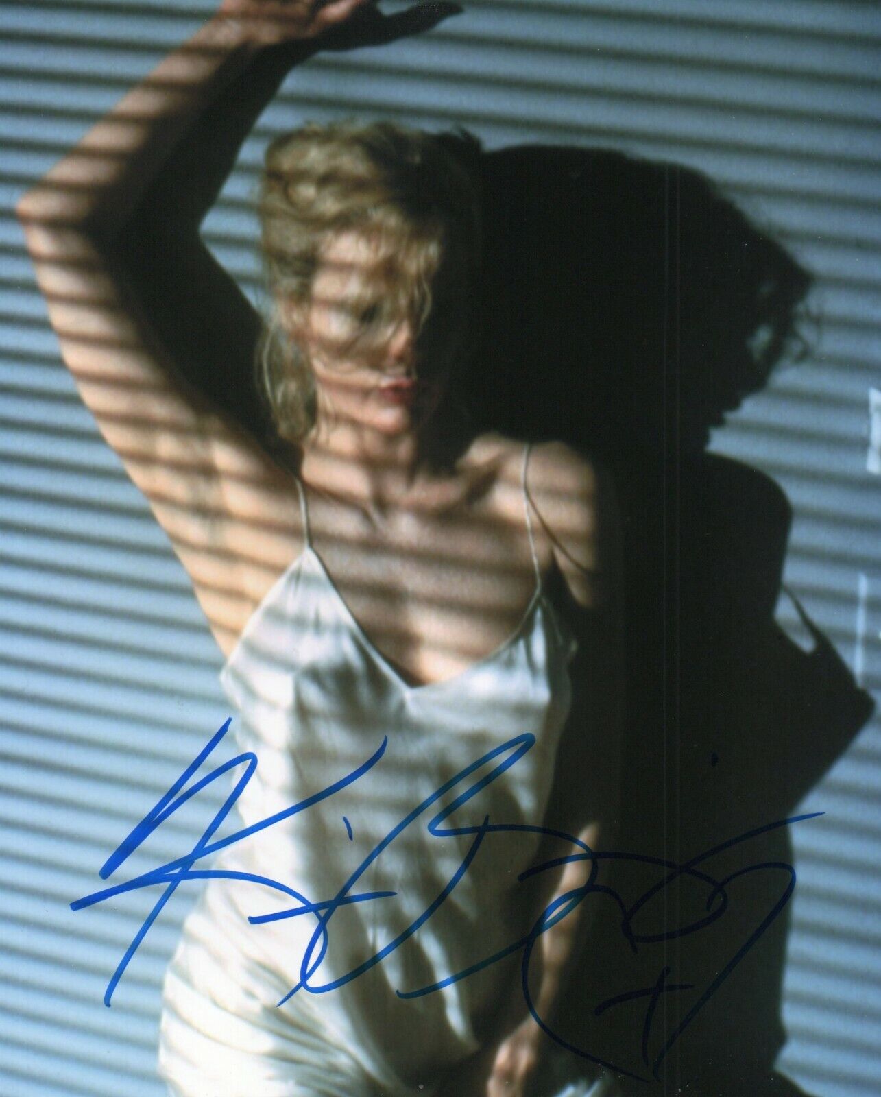 Autographed Kim Basinger signed 8 x 10 Photo Poster painting Super Sexy