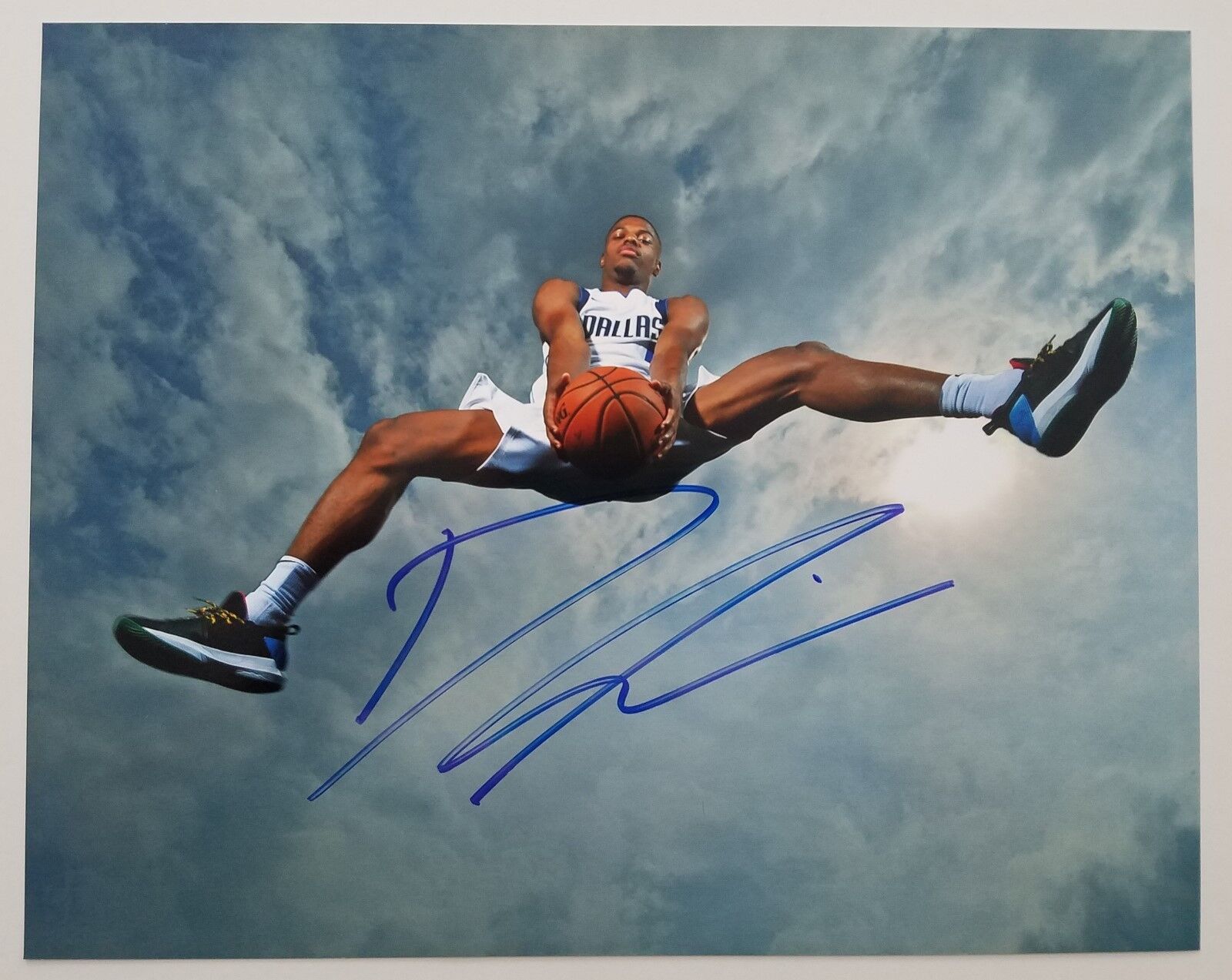 Dennis Smith Jr Signed 8x10 Photo Poster painting NBA Dallas Mavericks Rookie Autograph