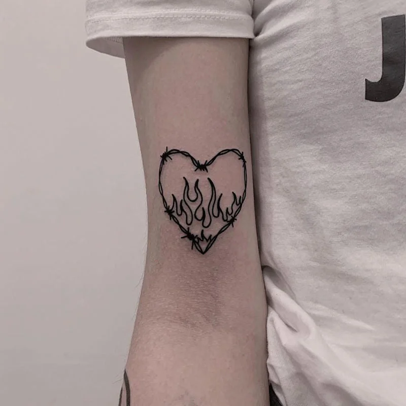 Love Flame Fake Tattoo Heart Stickers Waterproof Lasting Sexy Female Watercolor Tattoo Body Art Arm Temporary Tattoos Stickers