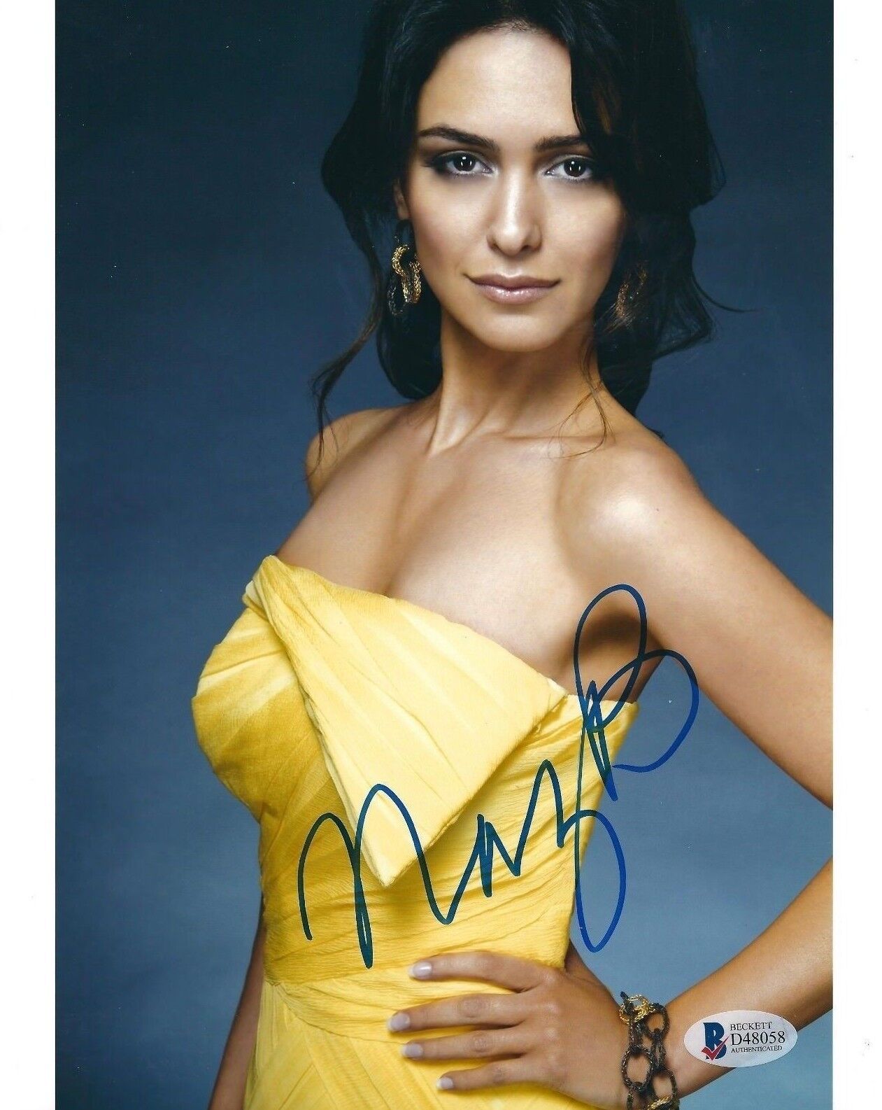 Nazanin Boniadi Signed 8x10 Photo Poster painting *Model *Actress Beckett BAS D48058