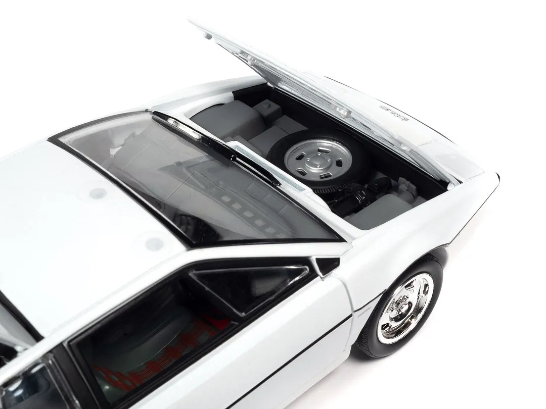 James Bond 1971 Lotus Espirit Series 1 (The Spy Who Loved Me) 1:18 Scale