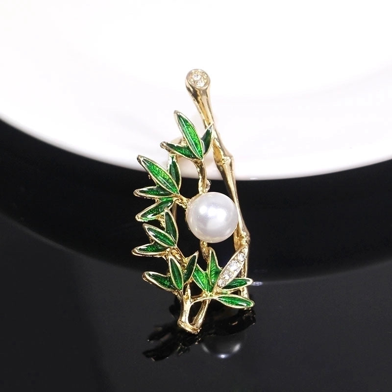 Elegant Glam Pin Geometric Alloy Plating Inlay Artificial Pearls Rhinestones Shell Women’s Brooches