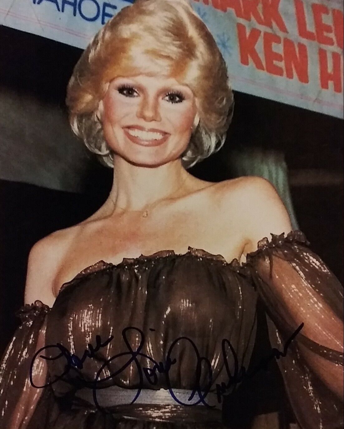 Loni Anderson signed 8 x 10