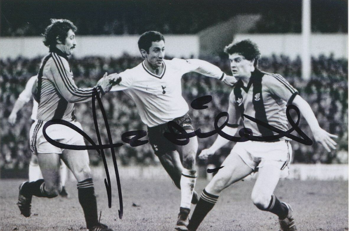 OSSIE ARDILES HAND SIGNED 6X4 Photo Poster painting TOTTENHAM HOTSPUR FOOTBALL AUTOGRAPH 1