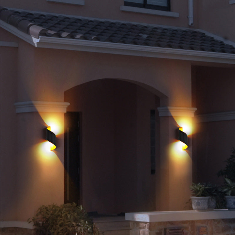Modern Minimalist Curved PC Aluminum LED Wall Sconce Lamp For Outdoor