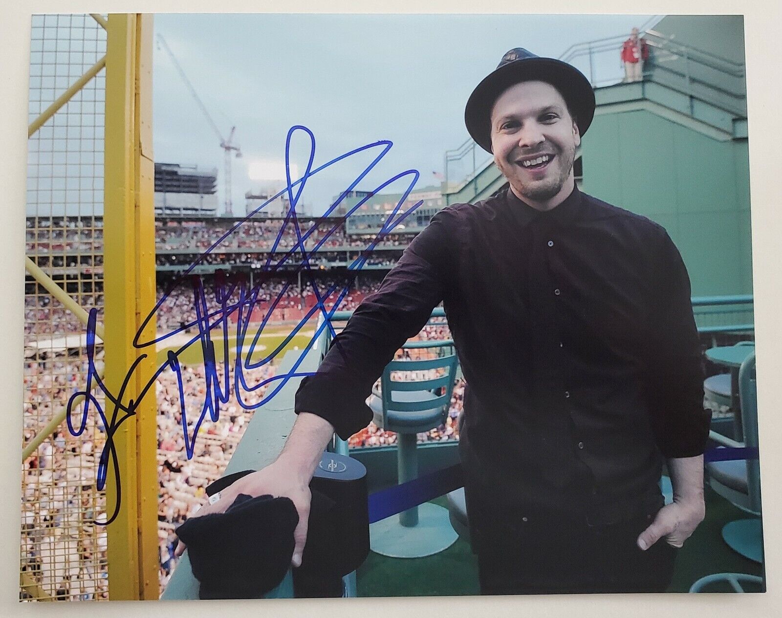 Gavin DeGraw Signed Fenway Park 8x10 Photo Poster painting Chariot Singer Songwriter Rock RAD