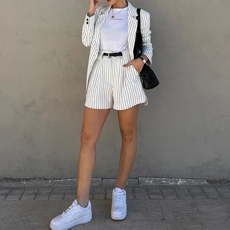 Toloer Toloer Spot 2024 Autumn New Women's Fashion Temperament Striped Long-Sleeve Suit Shorts Two Sets-Outfit Ideas