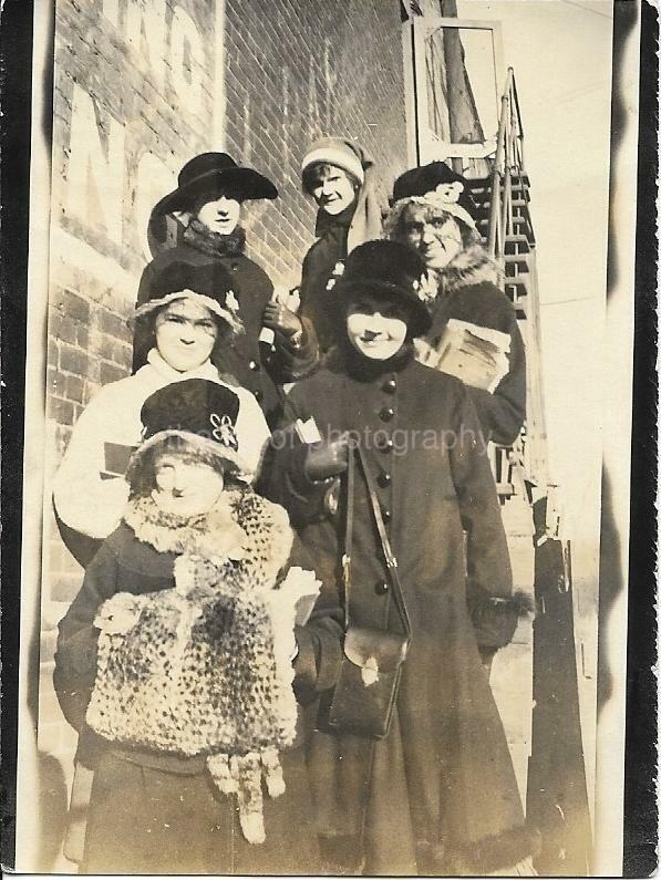 GROUP PORTRAIT Vintage FOUND Photo Poster paintingGRAPH Winter Women bw Original ANTIQUE 012 14