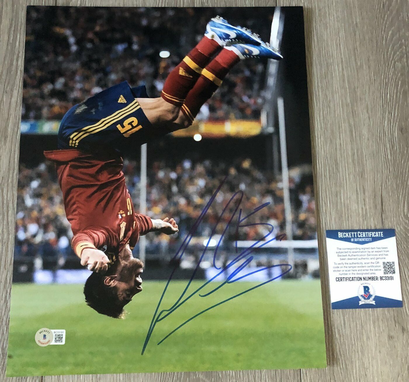 SERGIO RAMOS SIGNED SPAIN REAL MADRID 11x14 Photo Poster painting w/PROOF & BECKETT BAS COA