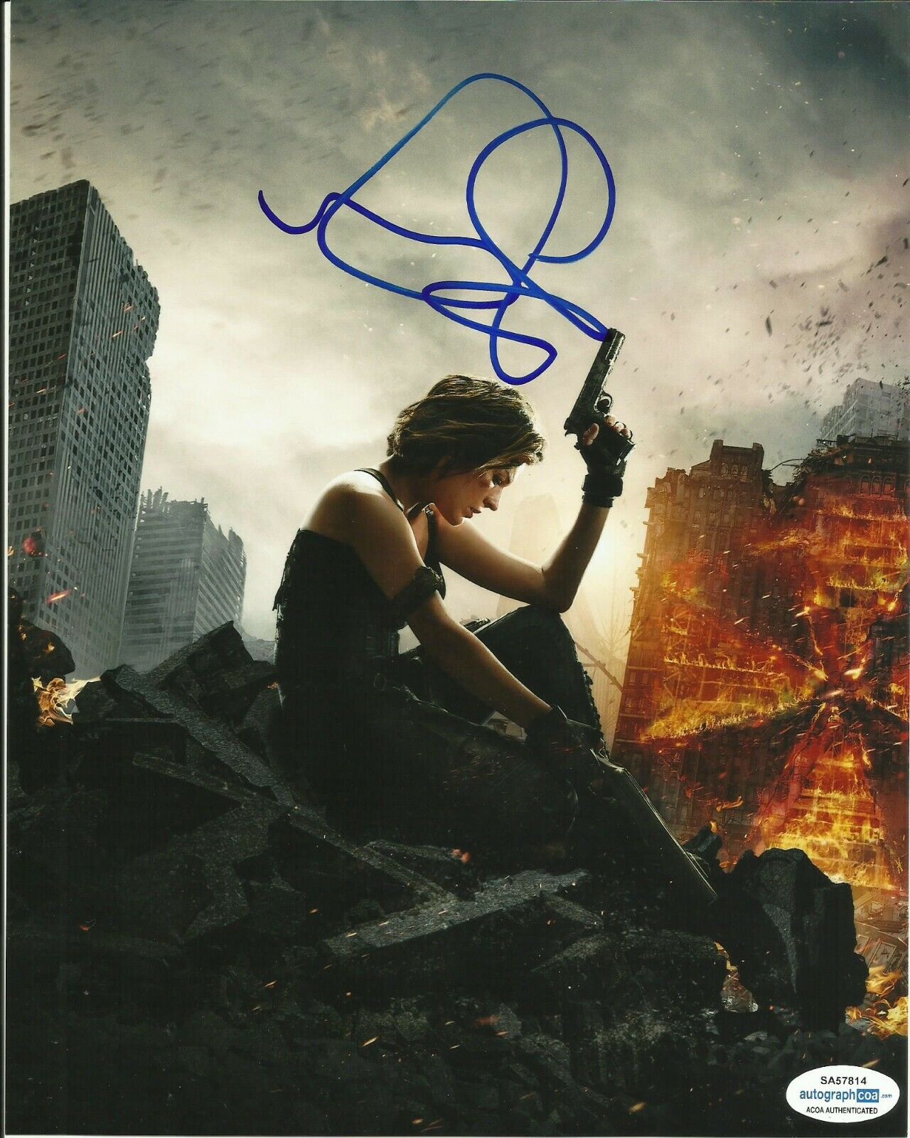 MILLA JOVAVICH SIGNED RESIDENT EVIL Photo Poster painting UACC REG 242 (2) ALSO ACOA CERTIFIED