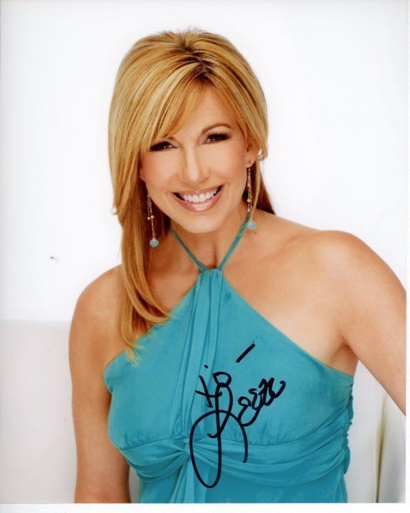 LEEZA GIBBONS Signed Autographed Photo Poster painting