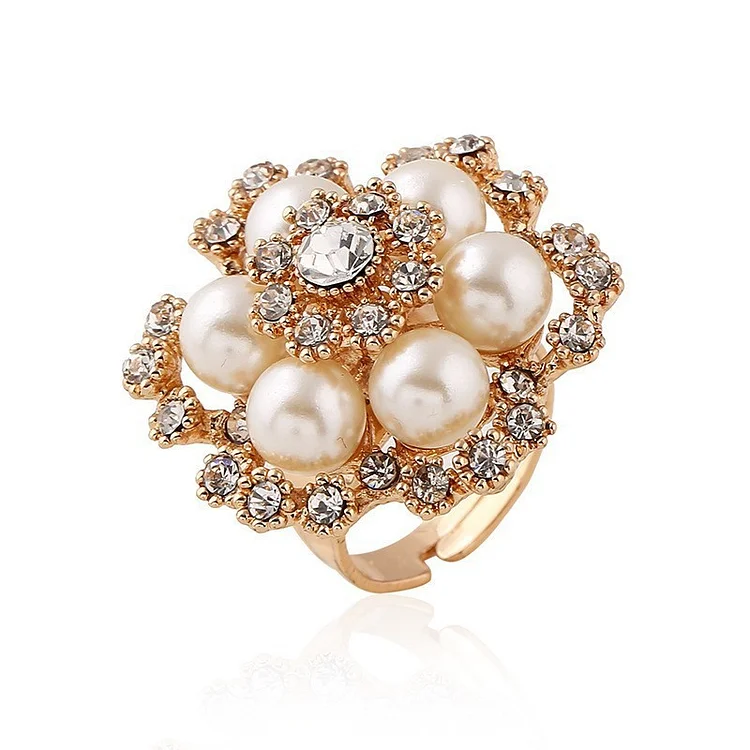 Elegant Diamond and Pearl Floral Ring
