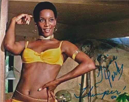 TRINA PARKS 007 JAMES BOND AUTOGRAPH THUMPER IN DIAMONDS ARE FOREVER