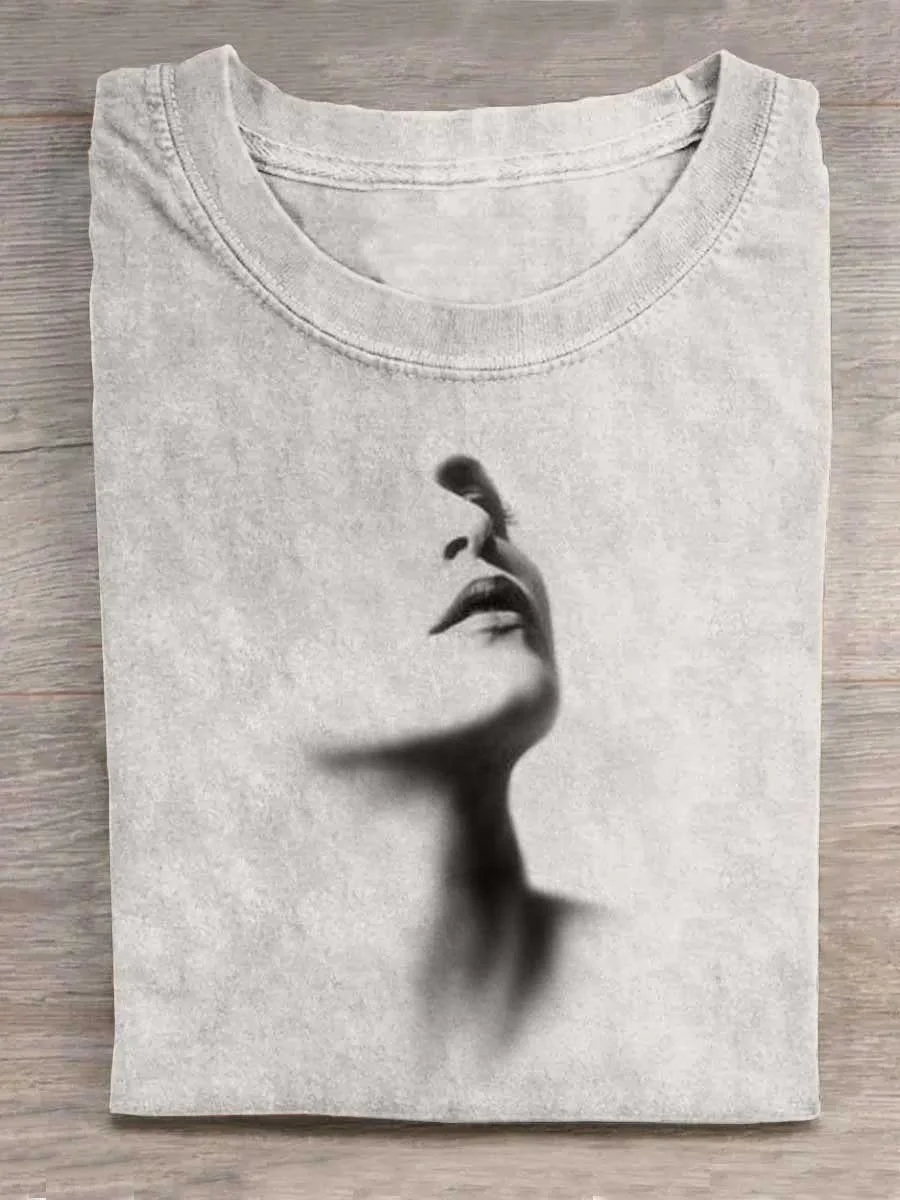 Eagerlys Hazy Outline of Woman's Face T-shirt Eagerlys