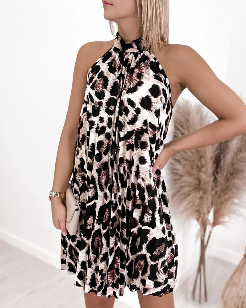 One Button Sleeveless Printed Pleated Dress