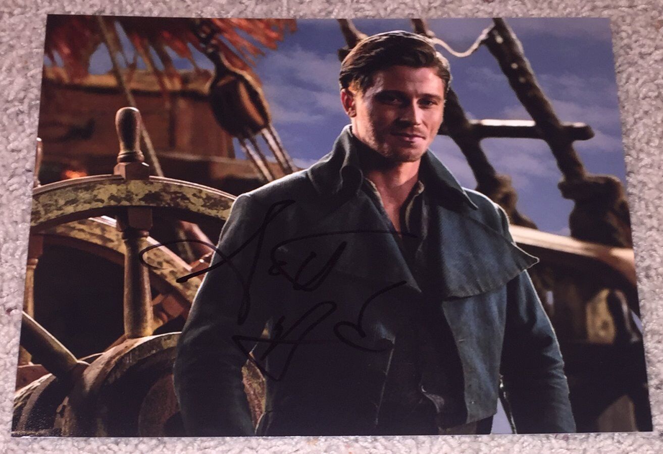 GARRETT HEDLUND SIGNED AUTOGRAPH PAN HOOK TRON LEGACY TROY 8x10 Photo Poster painting E w/PROOF