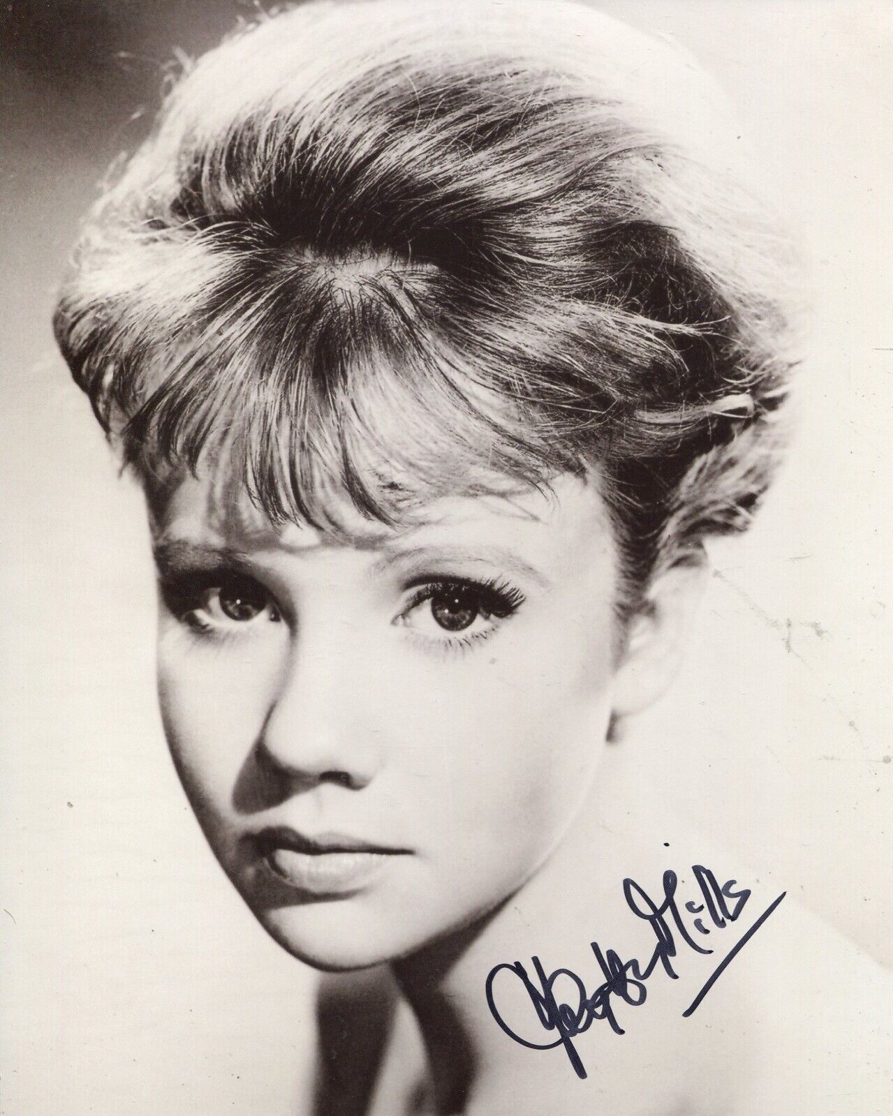 Actress HAYLEY MILLS signed 8x10 Photo Poster painting - In Person signing Ref34