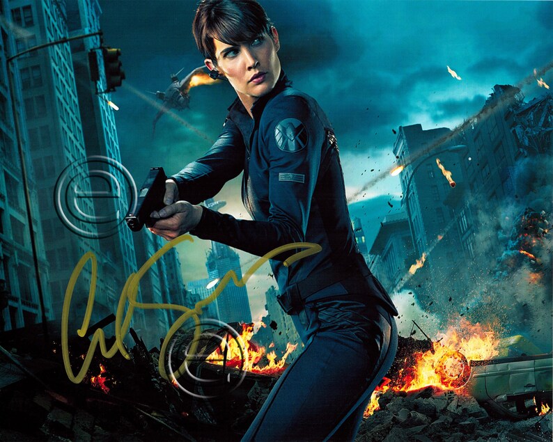 Cobie Smulders Avengers Autographed Signed Photo Poster painting 8 x 10 print Photo Poster painting picture poster wall art autograph