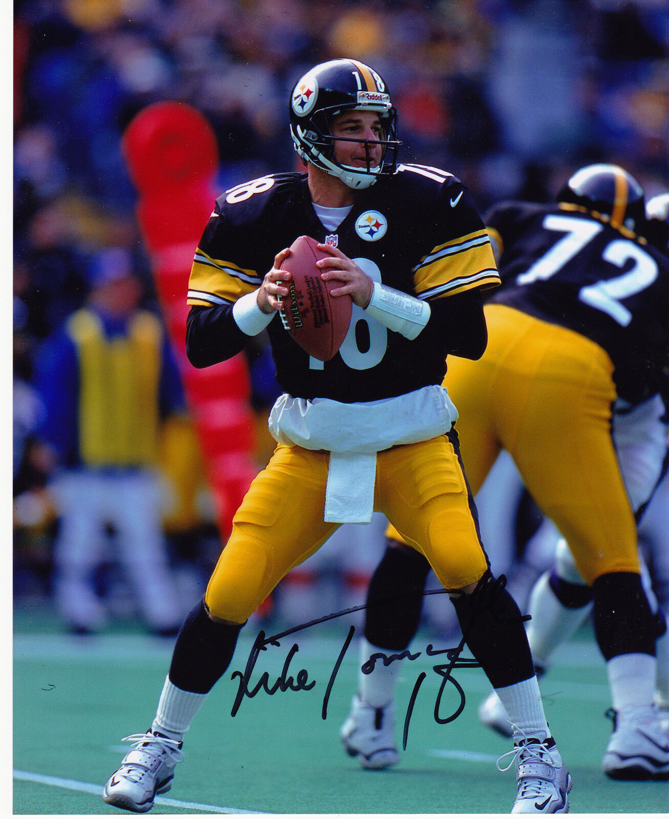 MIKE TOMCZAK PITTSBURGH STEELERS ACTION SIGNED 8x10