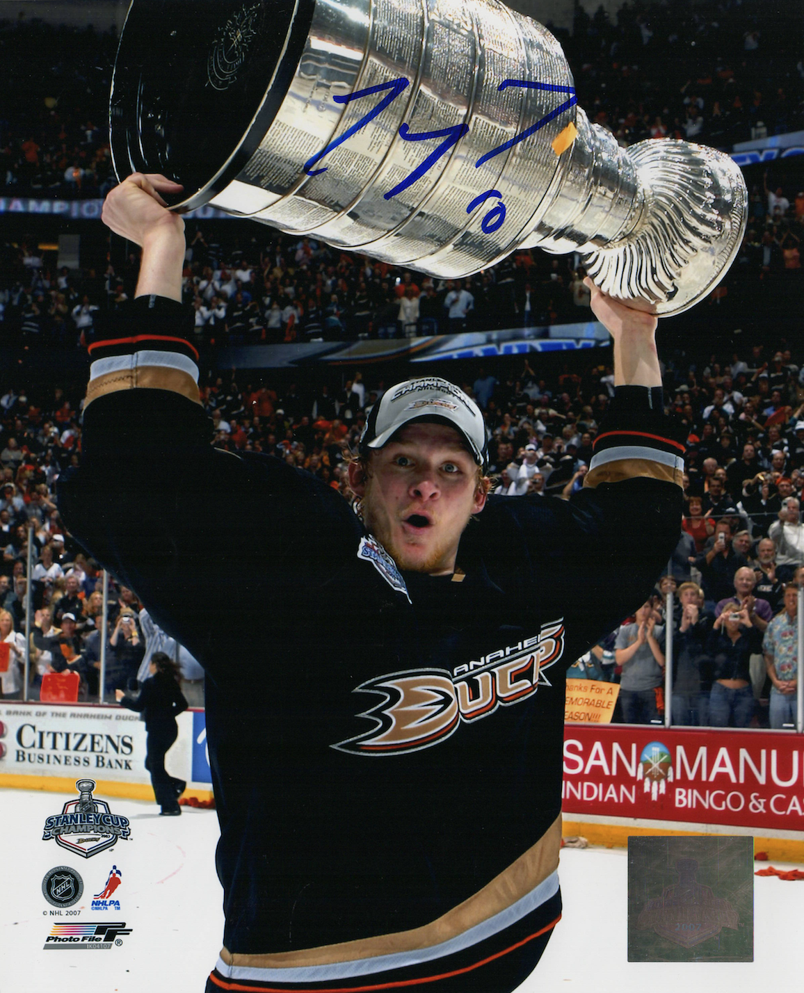 Corey Perry signed autographed 8x10 Photo Poster painting! RARE! Guaranteed Authentic! 2204