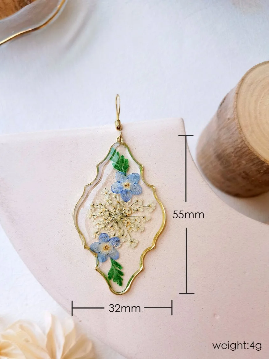 Daisy Dried Flower Earrings - Fresh and Handmade