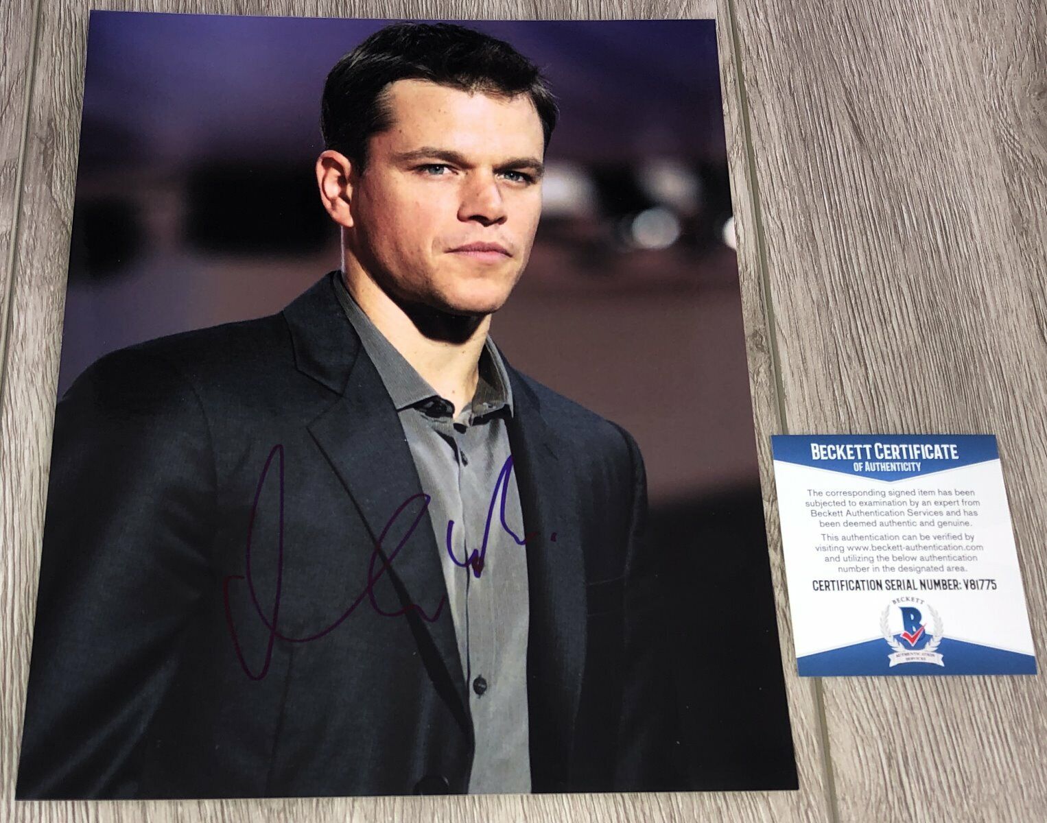 MATT DAMON SIGNED AUTOGRAPH OCEAN'S 11 ELEVEN 8x10 Photo Poster painting w/PROOF BECKETT BAS COA