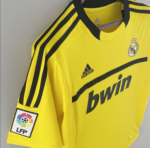 Retro 2011/2012 Real Madrid Goalkeeper Yellow Football Shirt Thai Quality
