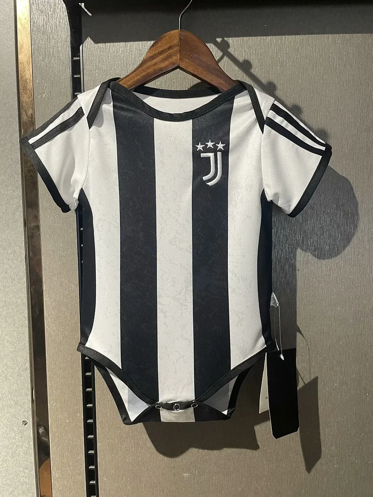 2024/25 Juventus Home Shirt - Infant Kit