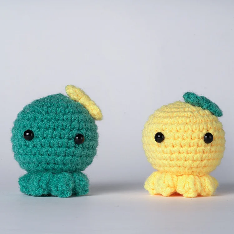 YarnSet - Crochet Kit For Beginners - Octopus - Green/Yellow