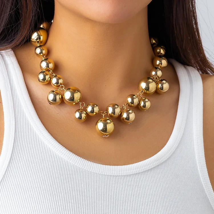 Irregular Elegant Pearls Necklace