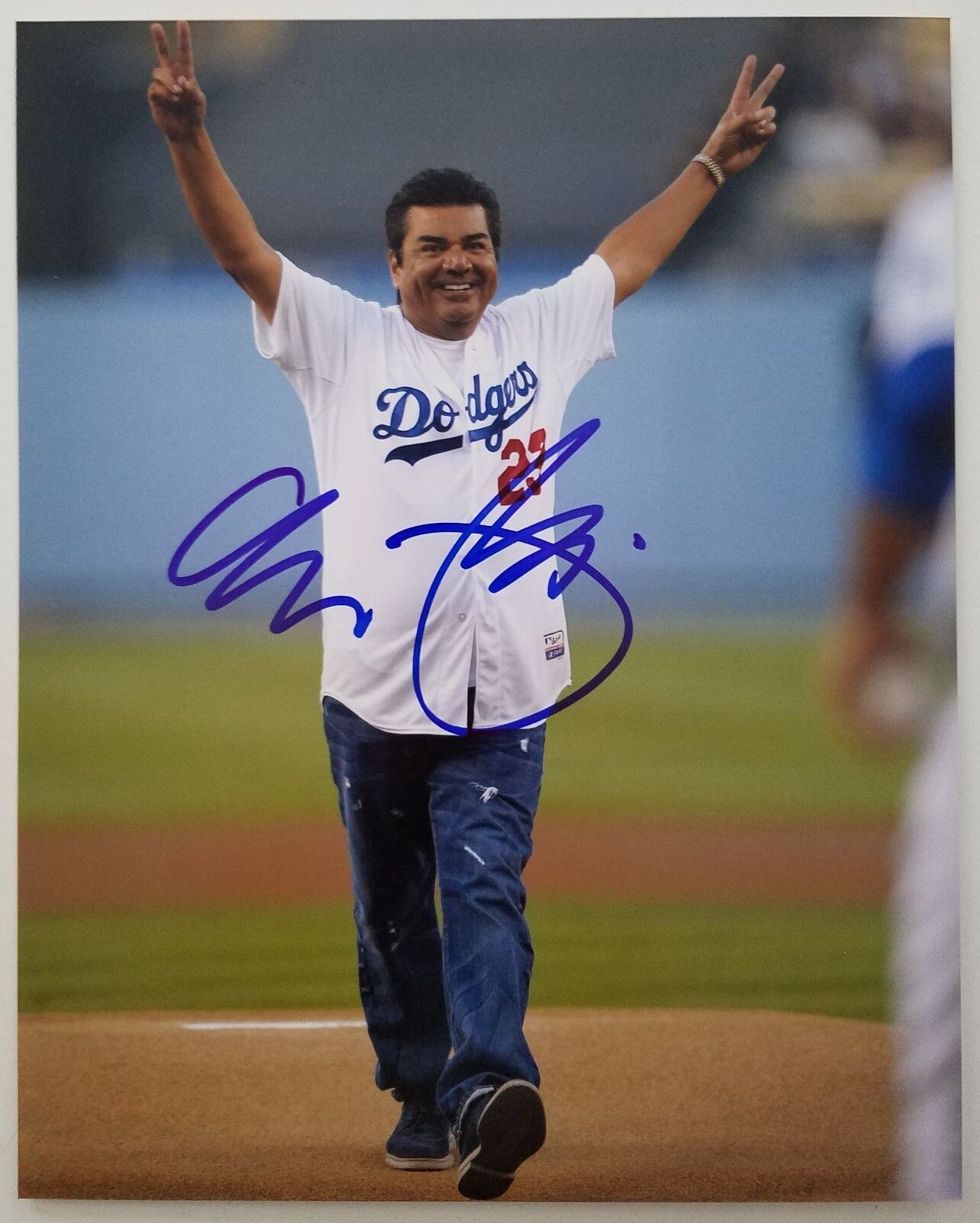 George Lopez Signed 8x10 Photo Poster painting Actor Comedian Stand Up Dodgers Smurfs RAD