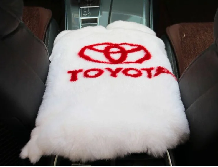 Fur armrest pads for high-end cars