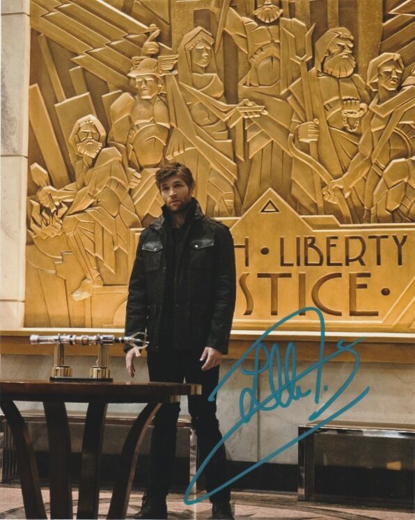 Liam McIntyre Flash Autographed Signed 8x10 Photo Poster painting COA