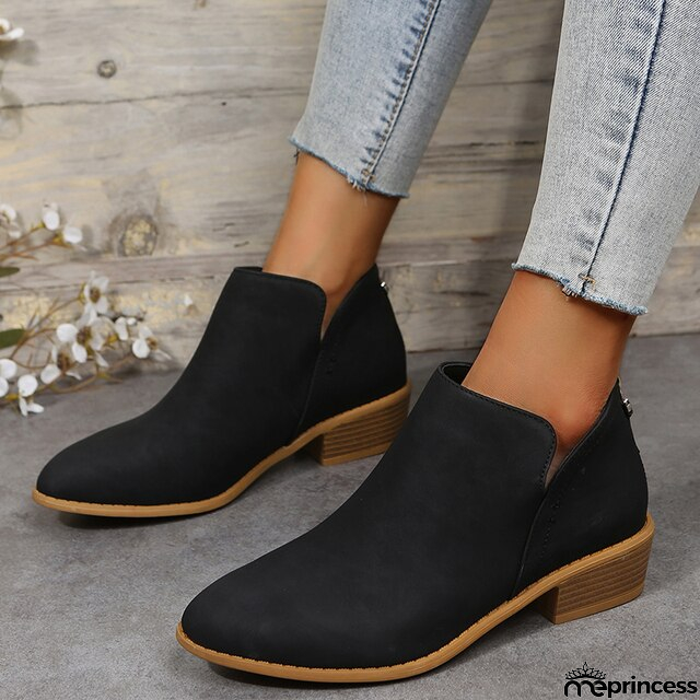 Fashionable and Effortless general Boots